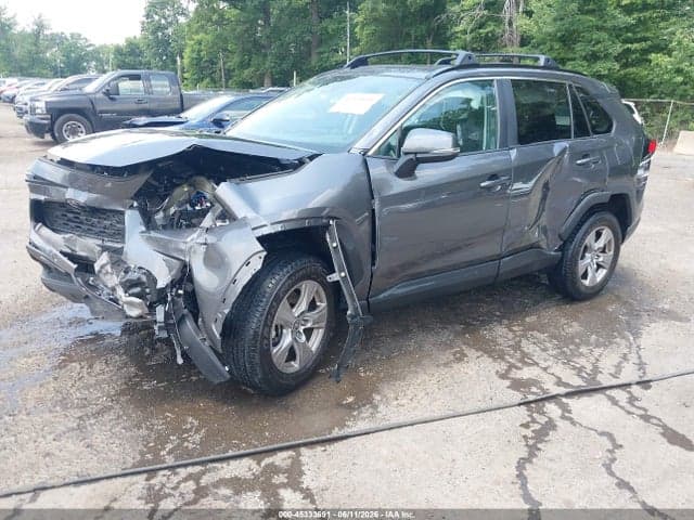 2025 TOYOTA RAV4 XLE 2