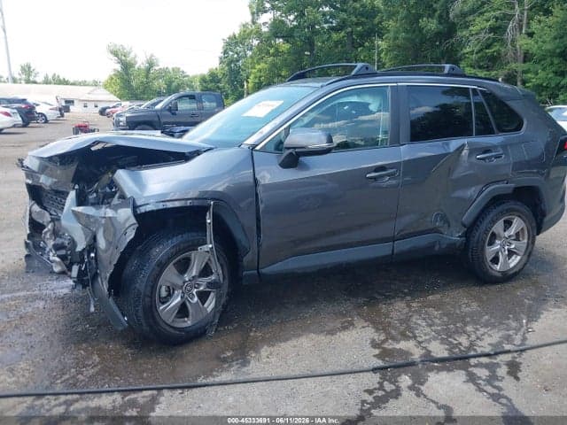 2025 TOYOTA RAV4 XLE 6