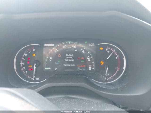 2025 TOYOTA RAV4 XLE 7