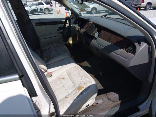1998 LINCOLN TOWN CAR 5