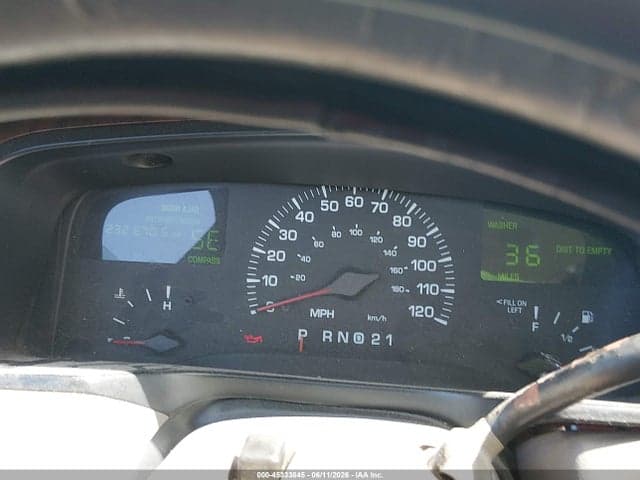 1998 LINCOLN TOWN CAR 7