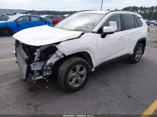 2025 TOYOTA RAV4 XLE 2