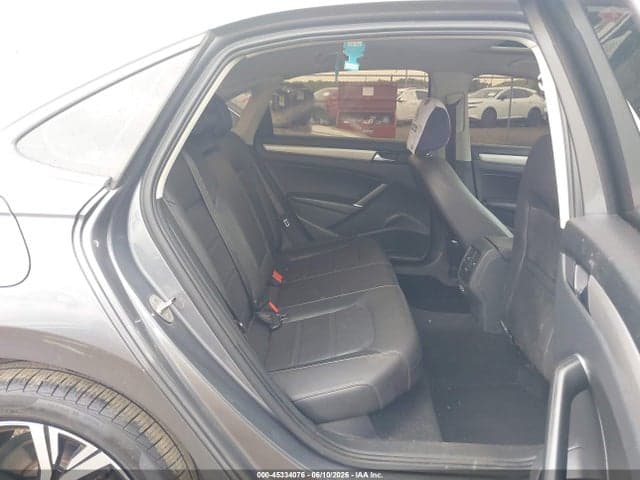 2021 VOLKSWAGEN PASSAT 2.0T SE 8