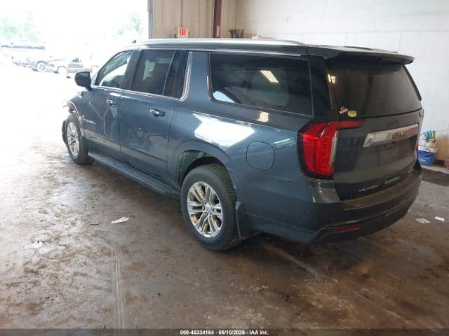2021 GMC YUKON XL SLE 3