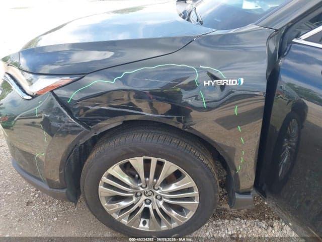 2021 TOYOTA VENZA LIMITED 6