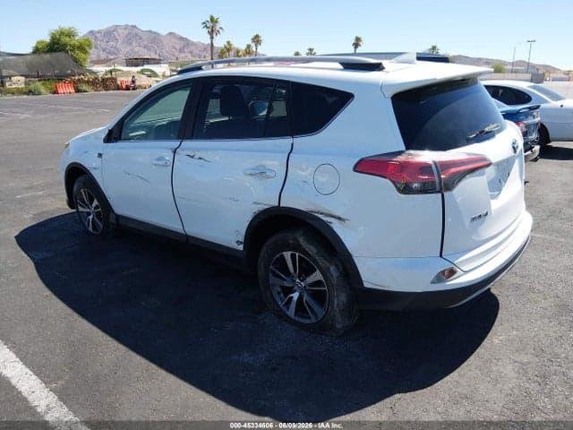 2018 TOYOTA RAV4 XLE 3