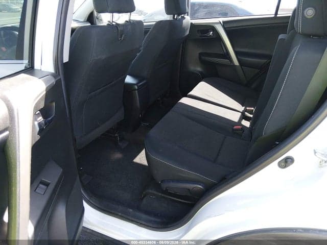 2018 TOYOTA RAV4 XLE 8