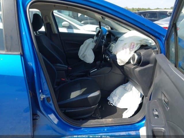 2024 NISSAN VERSA 1.6 SV 5