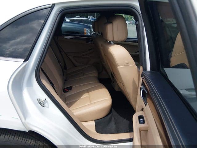 2021 PORSCHE MACAN 8