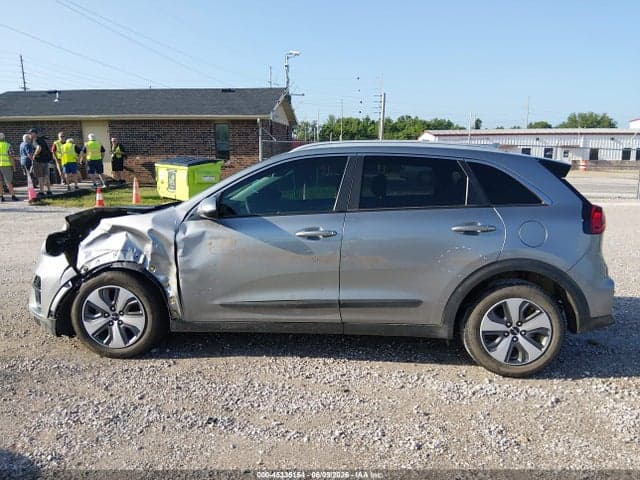 2022 KIA NIRO LX 12