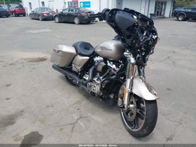 2018 HARLEY-DAVIDSON FLHX STREET GLIDE