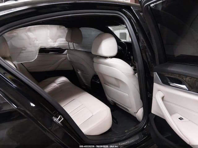 2017 BMW 540I 8