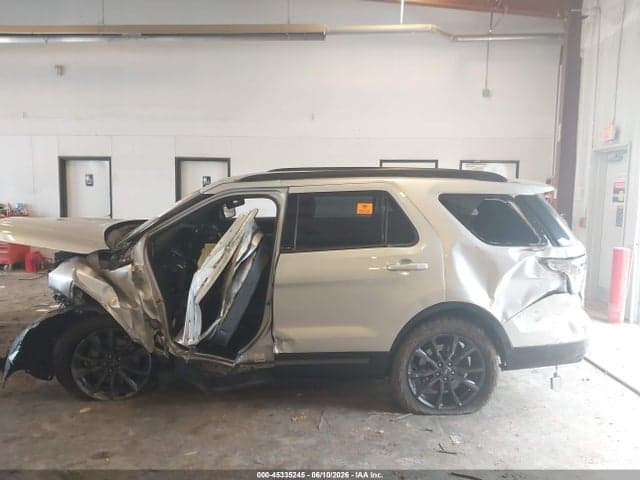 2017 FORD EXPLORER XLT 13