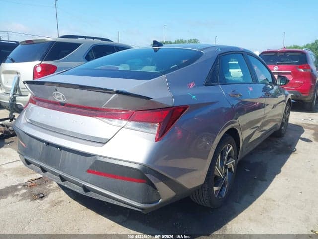 2025 HYUNDAI ELANTRA SEL SPORT 4