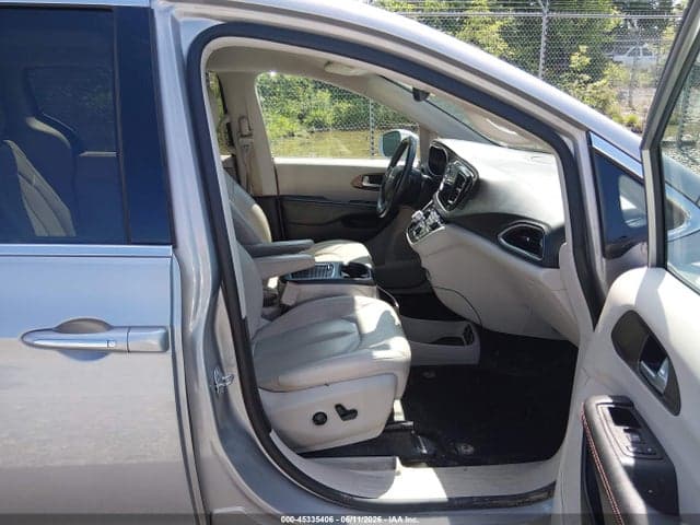 2017 CHRYSLER PACIFICA TOURING-L PLUS 5