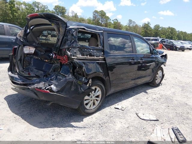 2017 KIA SEDONA LX 4