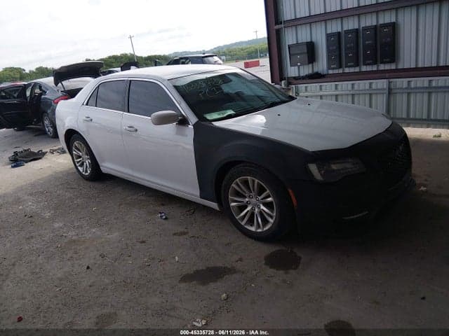 2018 CHRYSLER 300 TOURING 1