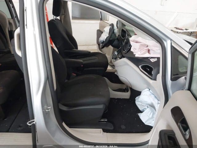 2023 CHRYSLER VOYAGER LX 5