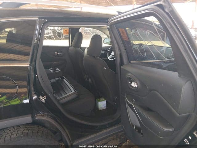 2019 JEEP CHEROKEE LATITUDE FWD 8