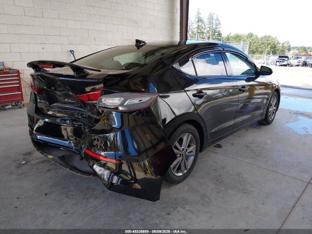 2017 HYUNDAI ELANTRA SE 4