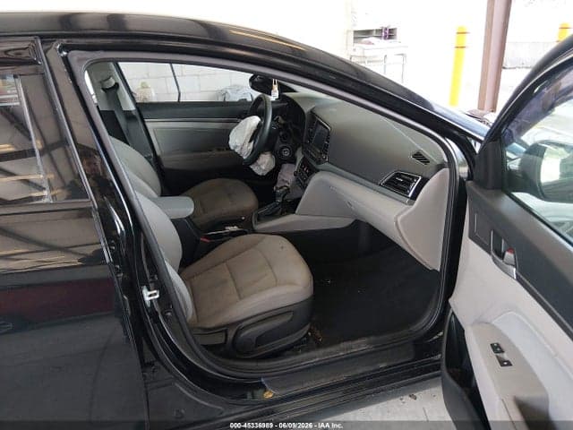 2017 HYUNDAI ELANTRA SE 5