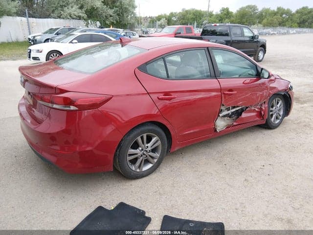 2017 HYUNDAI ELANTRA SE 4