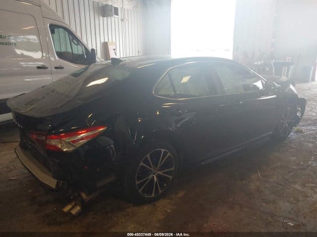 2020 TOYOTA CAMRY SE 4