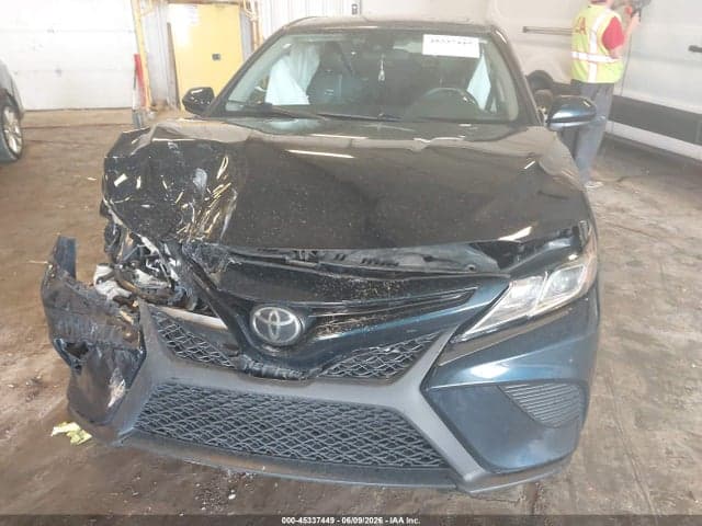 2020 TOYOTA CAMRY SE 6