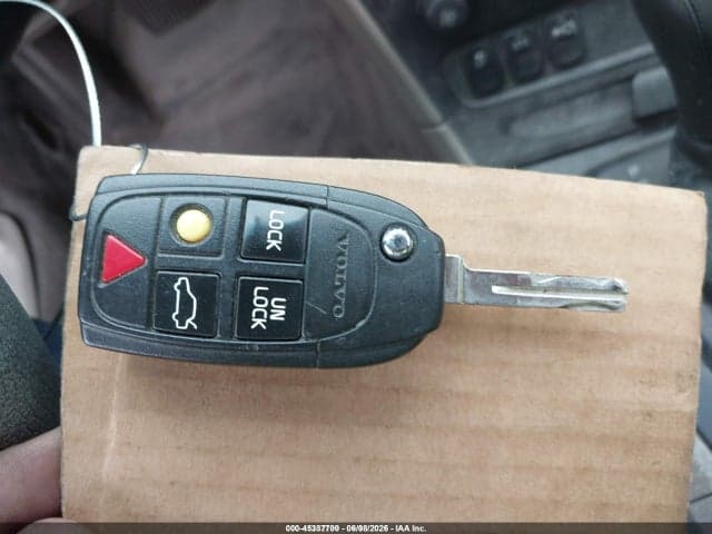 2004 VOLVO S60 2.5T 11