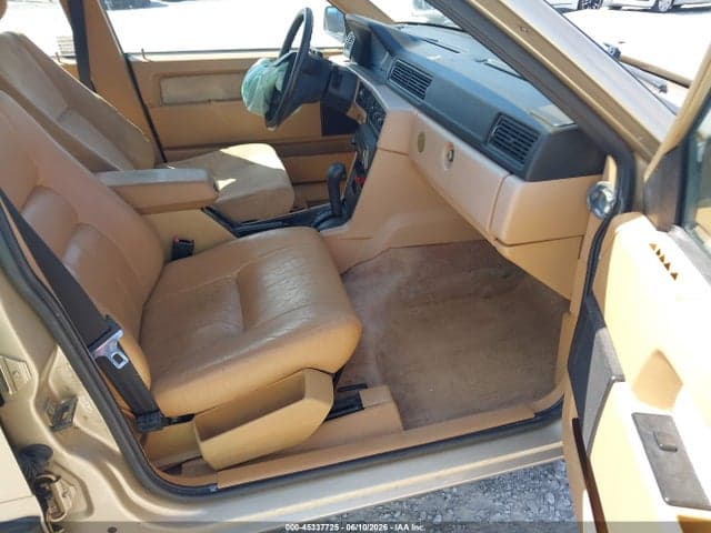 1993 VOLVO 940 5