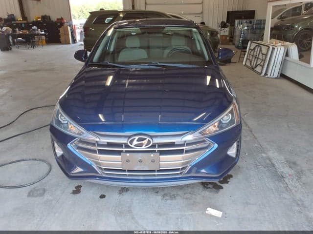 2020 HYUNDAI ELANTRA SE 12
