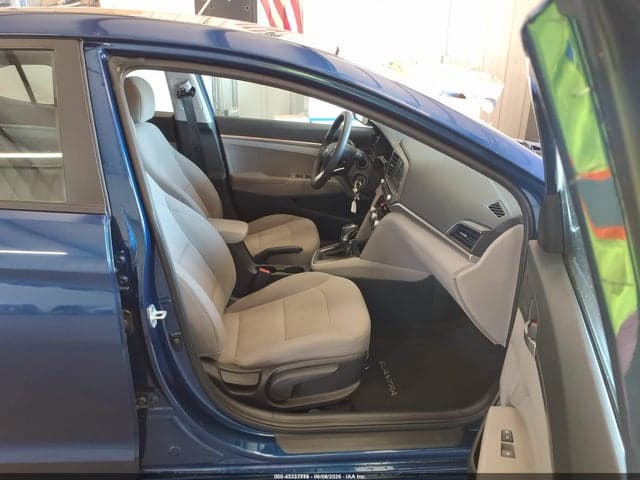 2020 HYUNDAI ELANTRA SE 5