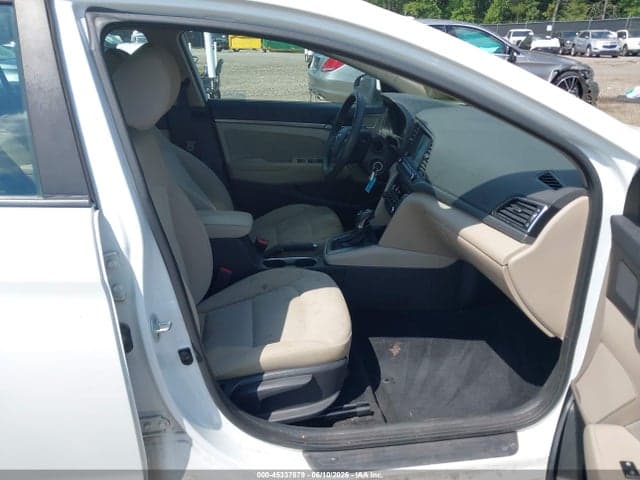 2017 HYUNDAI ELANTRA SE 5
