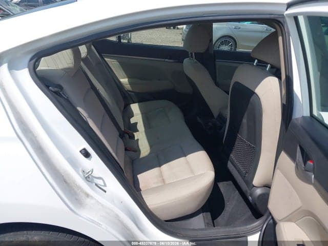 2017 HYUNDAI ELANTRA SE 8