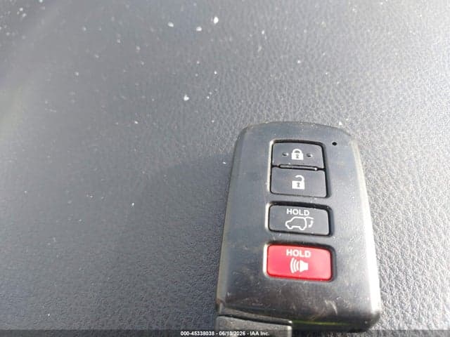 2018 TOYOTA RAV4 XLE 11
