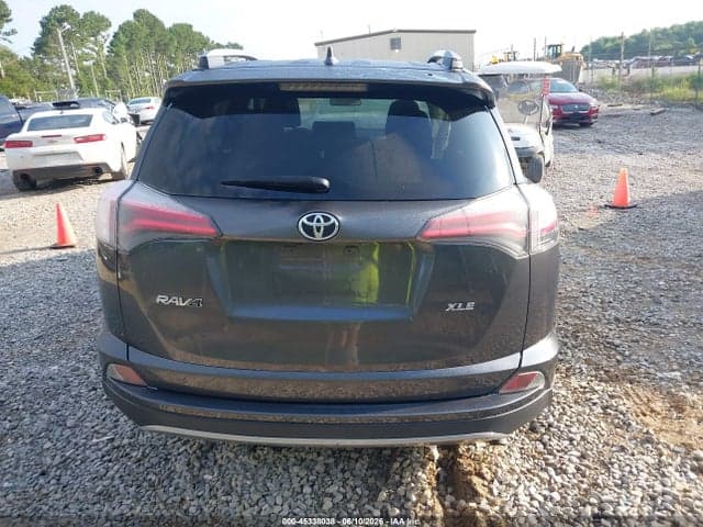 2018 TOYOTA RAV4 XLE 16