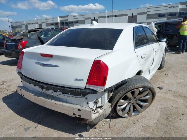 2019 CHRYSLER 300 TOURING L 4
