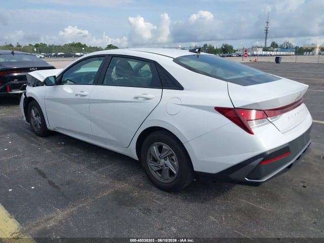 2025 HYUNDAI ELANTRA SE 3
