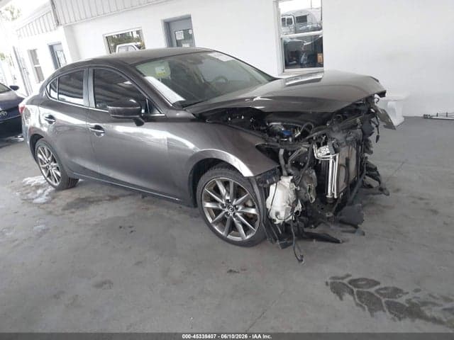 2018 MAZDA MAZDA3 TOURING