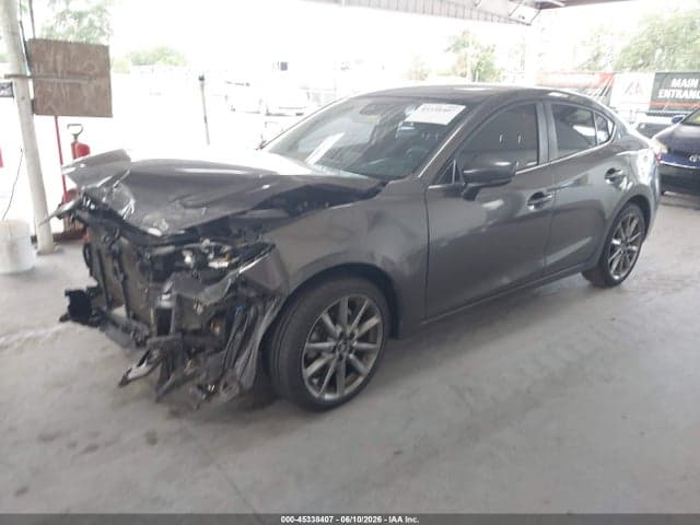 2018 MAZDA MAZDA3 TOURING 2