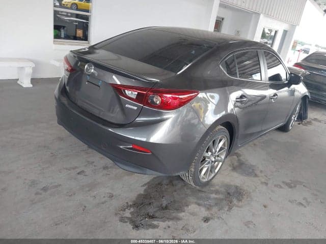 2018 MAZDA MAZDA3 TOURING 4