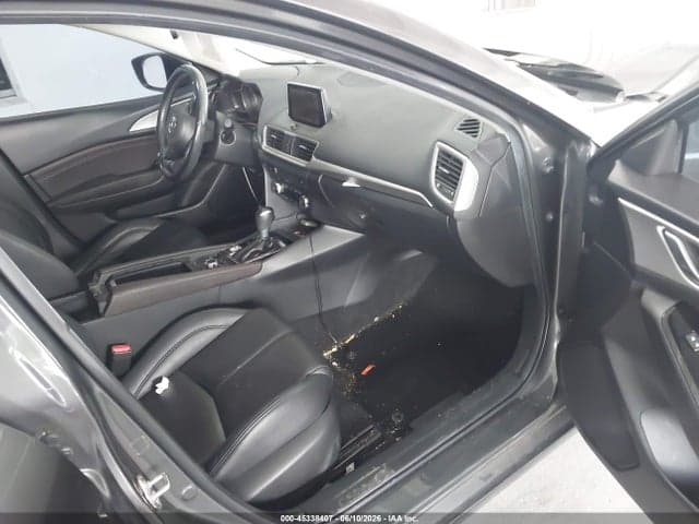 2018 MAZDA MAZDA3 TOURING 5
