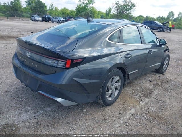 2025 HYUNDAI SONATA SE 4
