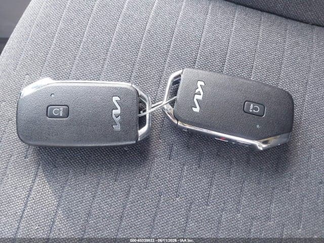 2023 KIA SELTOS S 11