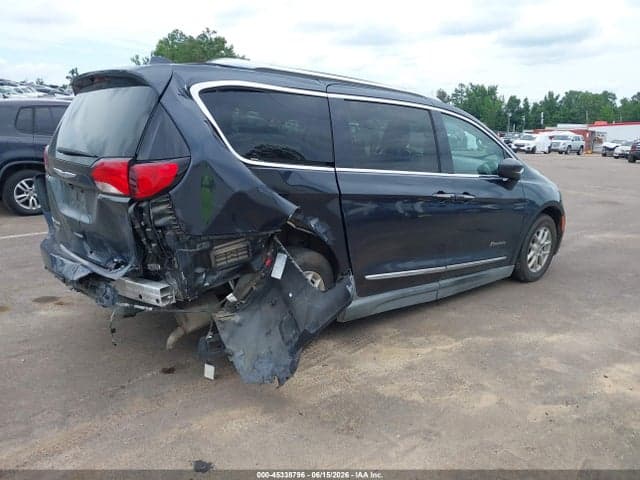 2020 CHRYSLER PACIFICA TOURING L 4