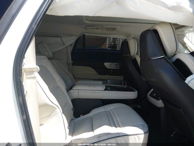 2021 LINCOLN NAVIGATOR BLACK 8