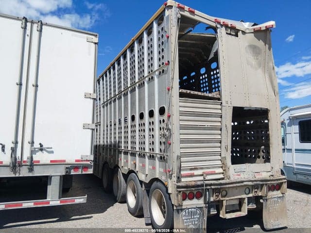 2017 MERRITT EQUIPMENT CO LIVESTOCK SEMI TRAILER 3