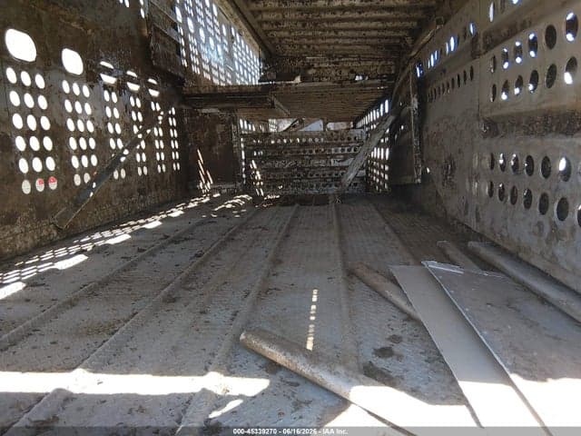 2017 MERRITT EQUIPMENT CO LIVESTOCK SEMI TRAILER 5