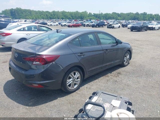 2020 HYUNDAI ELANTRA SEL 4
