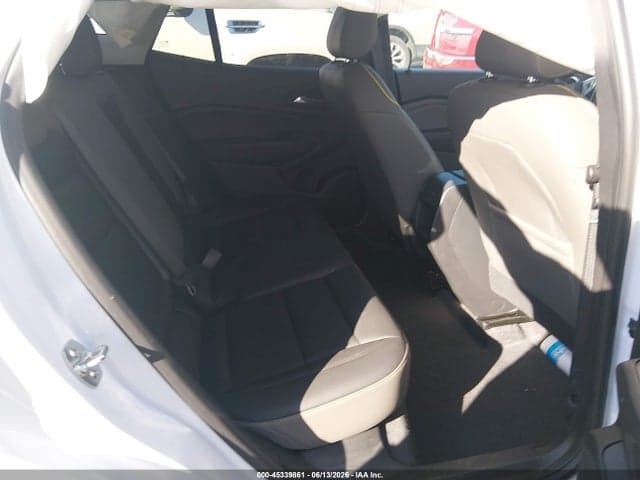 2025 CHEVROLET TRAX FWD ACTIV 8